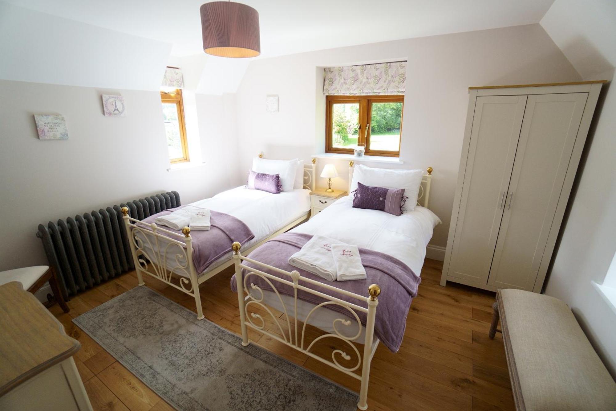 East Lodge Bolney Room photo